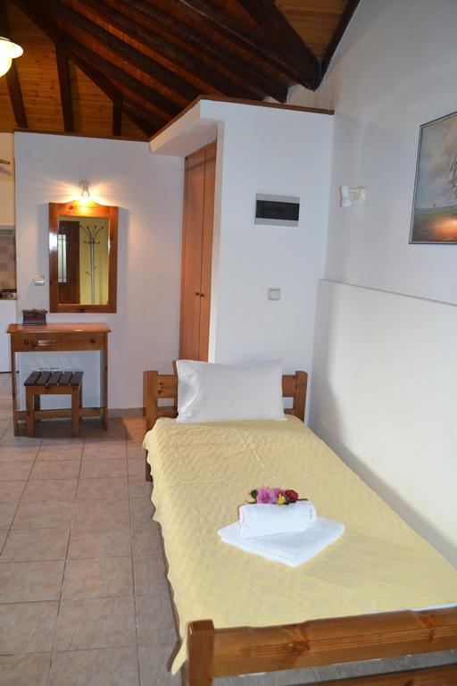 Chouchounikos Apartments Lefokastro Ngoại thất bức ảnh