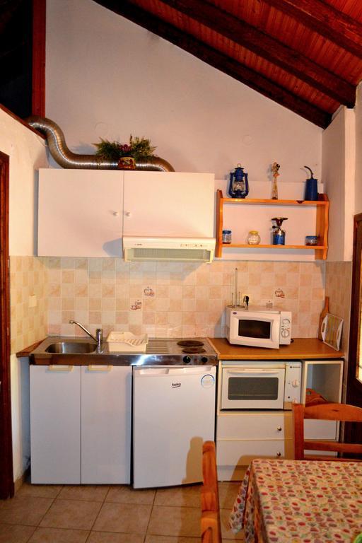 Chouchounikos Apartments Lefokastro Ngoại thất bức ảnh